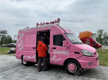 网红小吃车 冰淇淋车生产厂家 操作方便 厂家可定制 可按揭